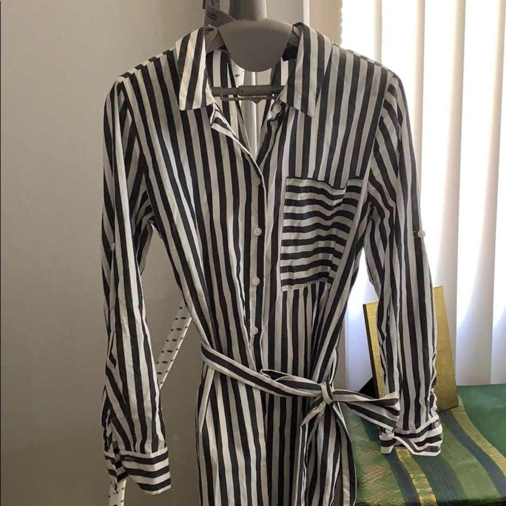 WHO WHAT WEAR button down dress - Picture 2 of 4